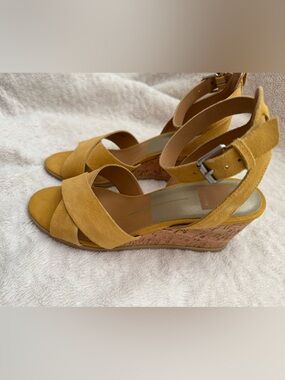 Dolce Vita Lia Yellow Suede Ankle-Strap Wedge Heel Sandal Size 8 New